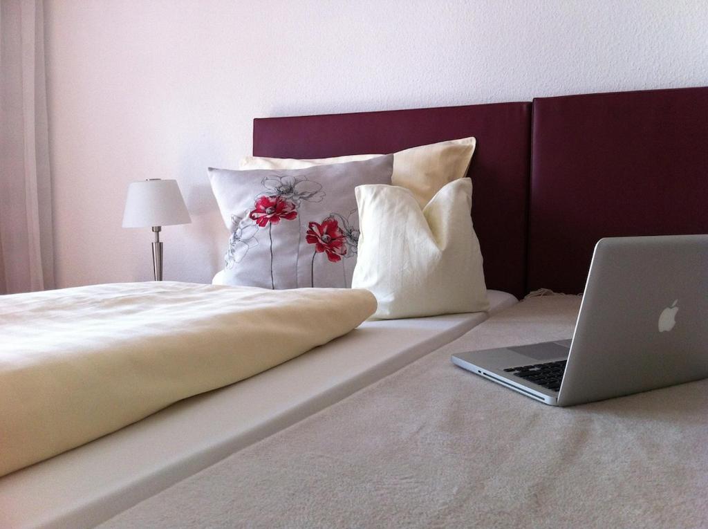 Am Flugplatz Hotel Hockenheim Ruang foto